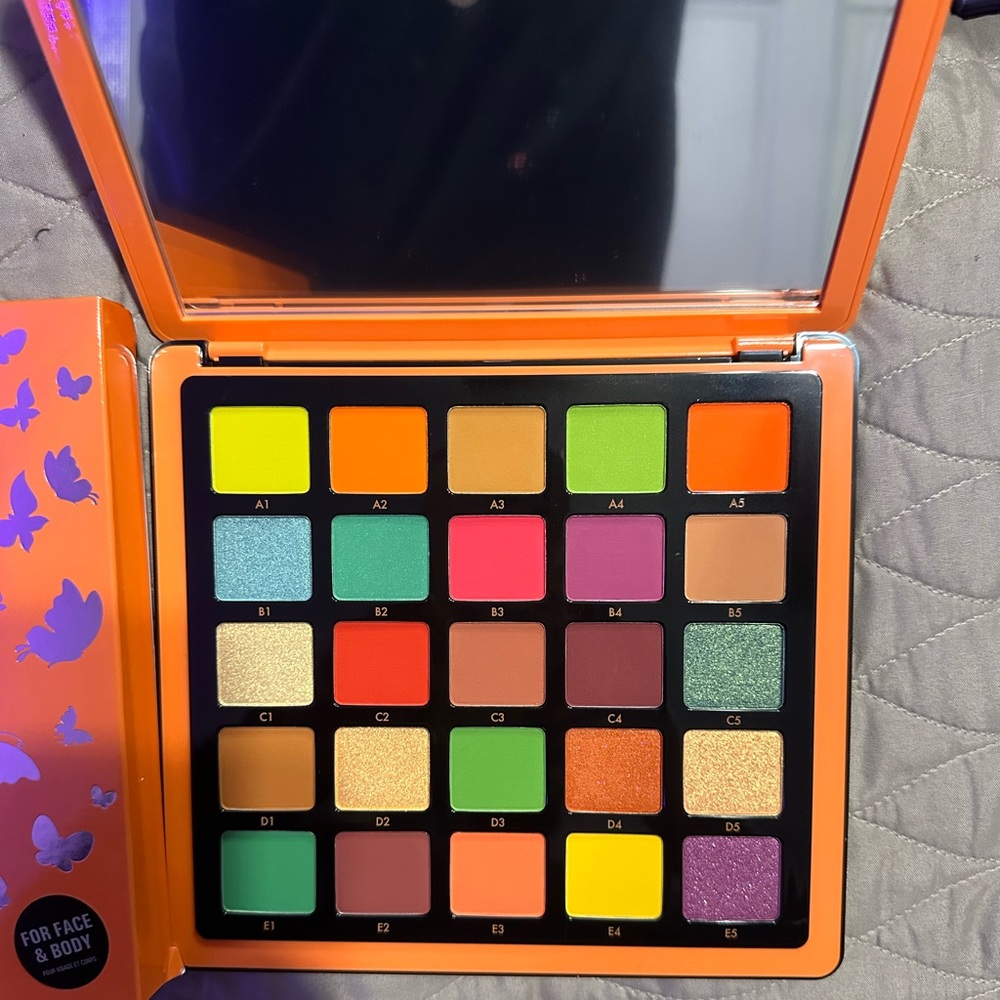 Abh norvina eyeshadow palette